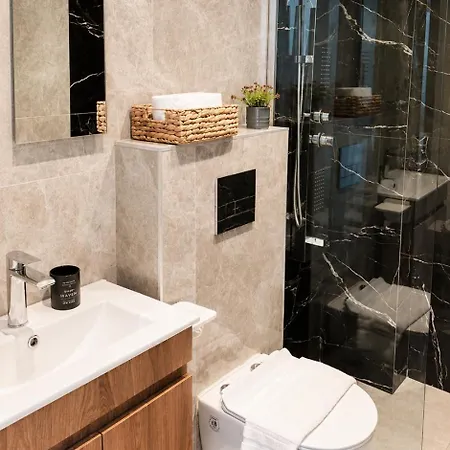 Ambra Luxury 15 *